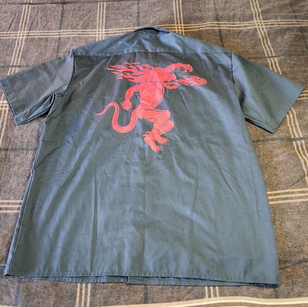 Dickies Fireball Cinnamon Whiskey L Button Down Shirt Charcoal Gray Short Sleeve